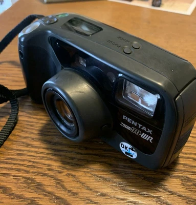 Cámara compacta Pentax Zoom 90-WR resistente a la intemperie 35 mm sin probar Foto 1 de 4