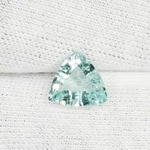 1.88 Cts Best Luster Unheated Natural Green Beryl Triilion.....!!!!! - Picture 1 of 2