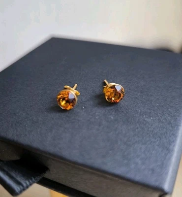 Goldene Ohrstecker mit Swarovski Crystal Chaton 6 mm in Smoked Topaz 🤎 - Bild 1 von 4
