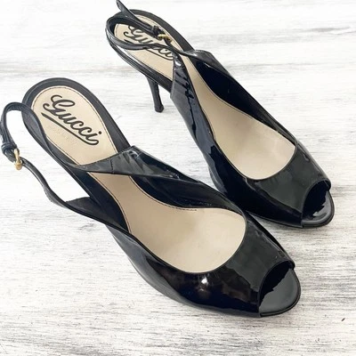 Zapatos de salón Gucci de charol negro con puntera abierta talla 8,5B Foto 1 de 4