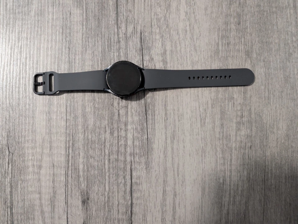 Samsung Galaxy Watch5 Sapphire Crystal 40mm LTE (SM-R905U) with Black S/M Band - Image 1 of 4