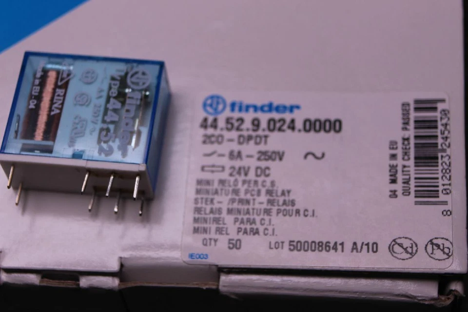Finder 44.52.9.024.000 - 50 Piece Relay No119 24V 2 Switcher - Image 1 of 1