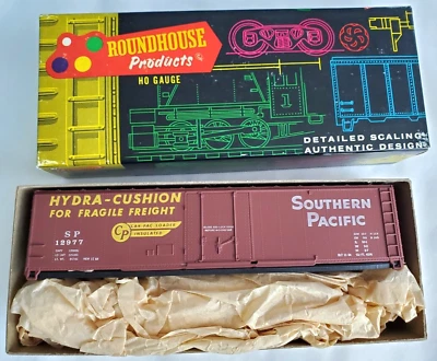Roundhouse HO 50' Plug Door Hydra-Cushion Southern Pacific Box Car Kit-B54-2:39 - Image 1 of 4