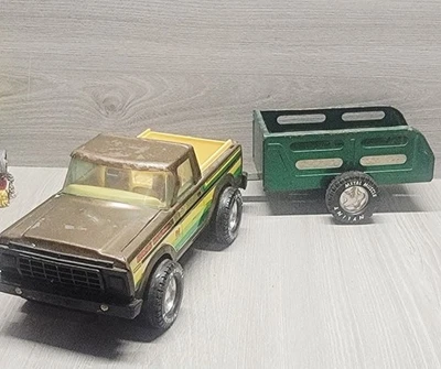 Vintage Nylint Bass Chaser Ford Bronco Pick Up Truck And Nylint Trailer - Image 1 of 4