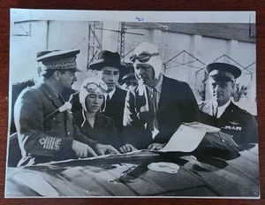 FOTO ORIGINAL 1937 TIPO 1, CHARLES LINDBERGH CON ESPOSA E ITALO BALBO EN TRÍPOLI - Imagen 1 de 2