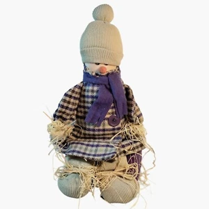 Pupazzo di neve bambola viola a quadri cappotto sciarpa cappello mensola sitter tessuto fatto a mano - Foto 1 di 9