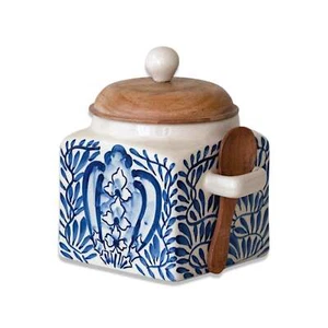 Bidone in gres blu e panna dipinto a mano con coperchio e cucchiaio in acacia - Foto 1 di 9