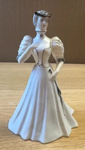 COALPORT BONE CHINA - HAND CRAFTED ELAINE FIGURINE (13.5 cm) - Picture 1 of 5