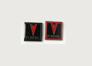 LOT 2 x PONTIAC Vintage LAPEL jacket PIN Badge Emblem Car 60's 70's 80's Classic - Picture 1 of 1