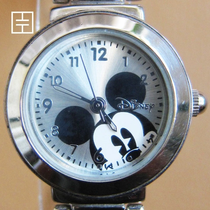 Reloj de cuarzo Disney Mickey Mouse SS para dama Foto 1 de 4