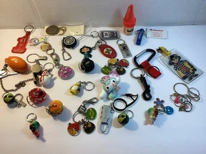 Sammler Schlüsselanhänger - 20+ gemischtes Sortiment - Vintage bis Modern - Bild 1 von 3