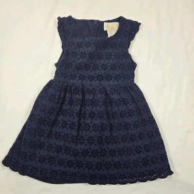 Vestido feminino vintage marca Boutique Heranças por Polly Flinders tamanho 2T ilhós marinho - Imagem 1 de 4
