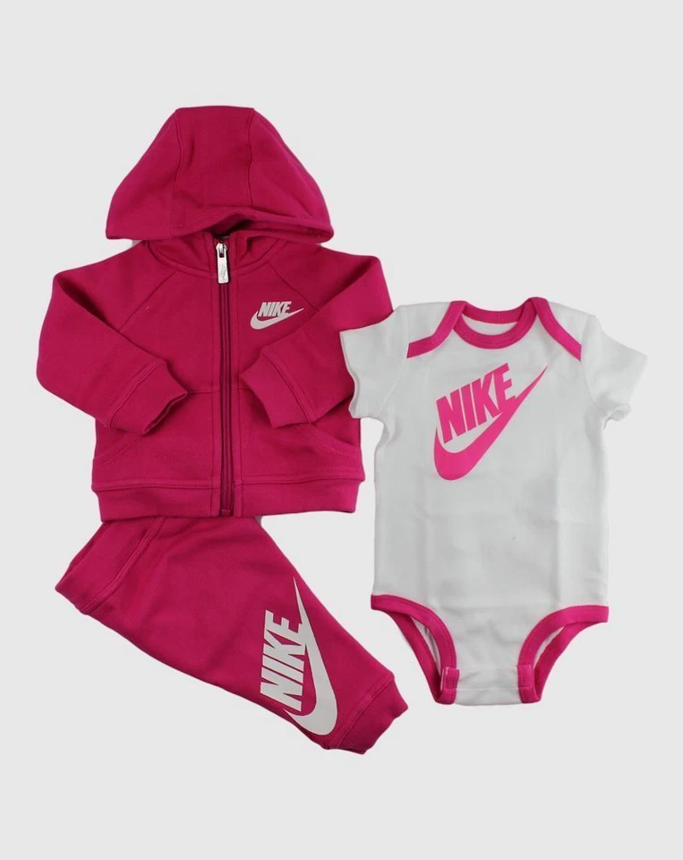 Nike Conjunto Infantil 3 Piezas Paquete de Regalo, 05B561 V12 Talla 0-6 Meses Rosa Vivo  Foto 1 de 1