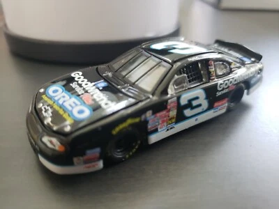 Dale Earnhardt Oreo GM Goodwrench 2001 1:64 Revell fundido a presión en hojalata Foto 1 de 4