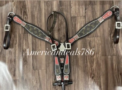 Juego de tachuelas bling de cuero marrón occidental con superposición roja y conchos Thunderbird Foto 1 de 3