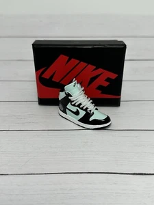 High Top Dunk Mini Sneaker Schlüsselanhänger mit Schuhkarton 3D Geschenk/Charm hochwertig - Bild 1 von 9