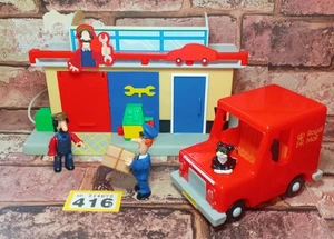 Postman Pat Ted Glenn's Garage, Pat's Van & Figures with Jess Playset Y416 - Picture 1 of 12