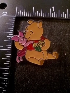 PIN WDW DISNEY WINNIE THE POOH Bear Hugging Hug PIGLET With Present Gift - Picture 1 of 11