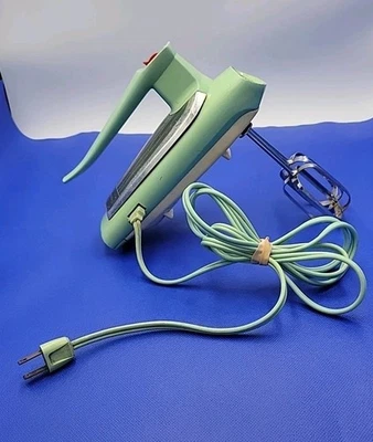 VTG 1950's General Electric Hand Mixer Mint Green Collectible Works - Image 1 of 4