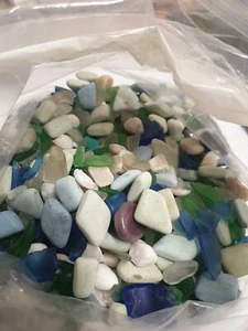 Mixed Glass And Pebbles - Picture 1 of 2