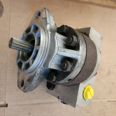 NOS QCC 11012994 Hydraulic Pump Assembly Gillig 53-29058-000 Sauer-Danfoss  — 第 1/4 张图片