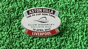 Aston Villa V Liverpool Club Wembley Private Box Football Badge 2015 Rare - Bild 1 von 1