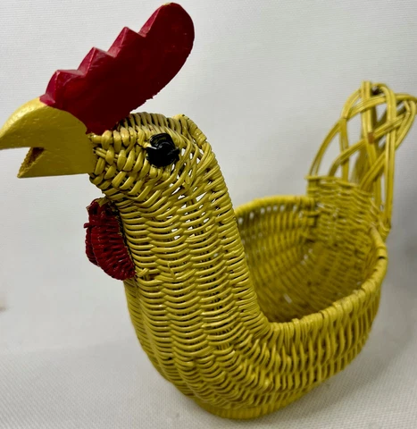 Rooster Shaped Yellow Wicker Basket Farm House French Country Decor Easter Table Cover