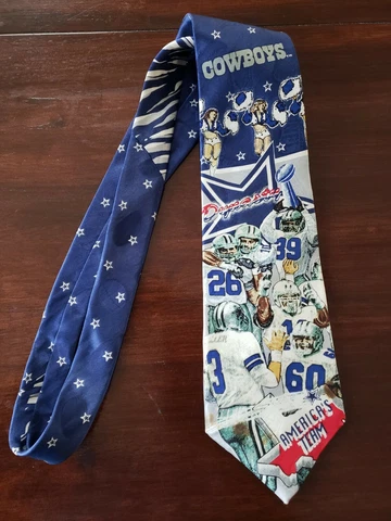 Vintage Team NFL Dallas Cowboys & Cheerleaders Football Mens Dress Tie 100% Silk Cover