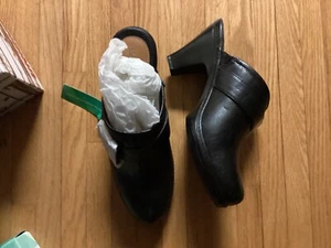 Croft & Barrow Women's Size 10M Black Leather Mules Sole(sense)ability - Picture 1 of 3