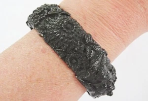 Brazalete de celuloide vintage años 30 negro floral flores imitación jet damas pulsera años 30 - Imagen 1 de 11