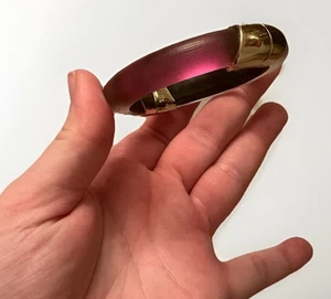 Signierter Alexis Bittar Pink Lucite Klapp Armreif Armband goldfarben magnetisch  - Bild 1 von 12