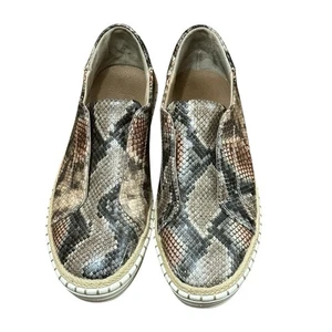Zapatillas sin cordones J/Slides NYC • Estampado de serpiente • Para mujer Talla 7 - Imagen 1 de 7
