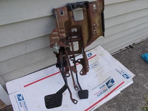 1983-93 Chevy S10 Truck Blazer Clutch & Brake Pedal assembly - Picture 1 of 8