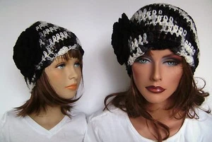 Mama und ich Blumen Mütze Set schwarz-weiß handgehäkelt Strick Mutter Tochter - Bild 1 von 6