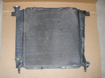 1986 Ford Bronco II V6 Radiator 1985 1991 Ranger 2.9L Foto 1 de 4