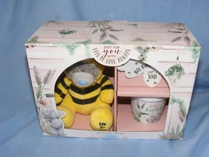 Juego de regalo de jardín de abejas Me to You Tatty peluche AGZ01159 maceta de oso de peluche - Imagen 1 de 4