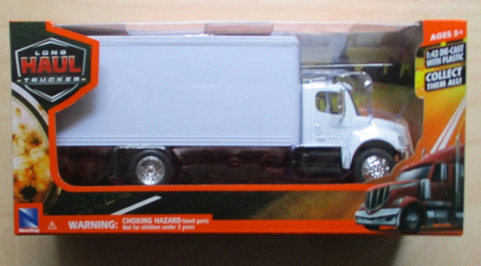 1:43 FREIGHTLINER M2 WHITE BOX TRUCK NEW-RAY DIECAST CAB PLASTIC BACK - Image 1 of 1