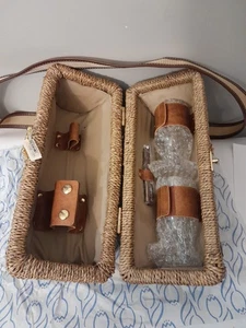 Cesta de mimbre bolsa de vino servicio para 2, como vasos de plástico reales, tornillo de corcho, - Imagen 1 de 18