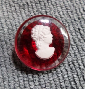 Vintage Antique Plastic Celluloid Picture Button LADY CAMEO HEAD - Picture 1 of 4