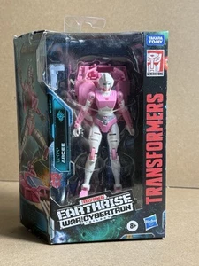 Hasbro Transformers War For Cybertron Earthrise Deluxe Class Arcee New - Picture 1 of 2