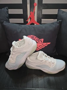 Jordan 11 CMFT Low 'Igloo' - Wht/Glacier Blue - Gr. 10,5W/9M (DV2629-100) Unisex - Bild 1 von 10