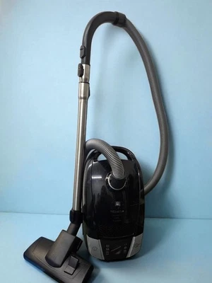 Miele Compact C2 XXL PowerLine VacuumCleaner, 3 Months Guarantee (93K) - Image 1 of 4