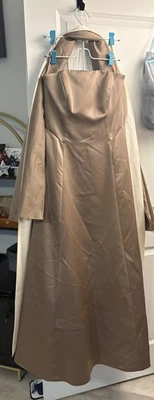 Vestido David’s Bridal Miguel Ángel Sin Tirantes Satén Con Shaw Talla 10 Foto 1 de 4