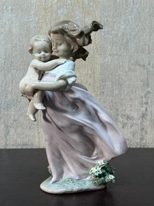 Lladró 6681 “Playing Mom ”2000 Event Figurine Spain 9 1/2" Retired - Picture 1 of 11