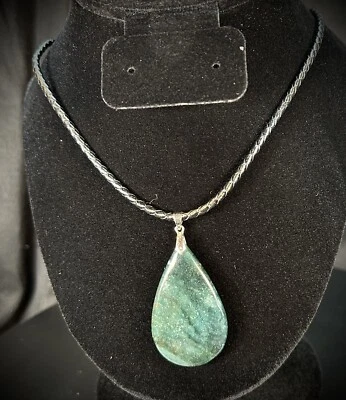 Conjunto de collar colgante de lágrima de ágata musgo y cuero trenzado hecho a mano Foto 1 de 4