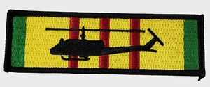 CINTA DE SERVICIO VIETNAM CON HUEY UH-1E PARCHE SILUETA IROQUESA NOMBRE HELICÓPTERO - Imagen 1 de 1