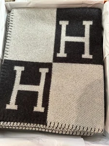 New Full set w/ receipt HERMÈS Wool Cashmere Avalon Blanket in Ecru Gris Fonce - Picture 1 of 14