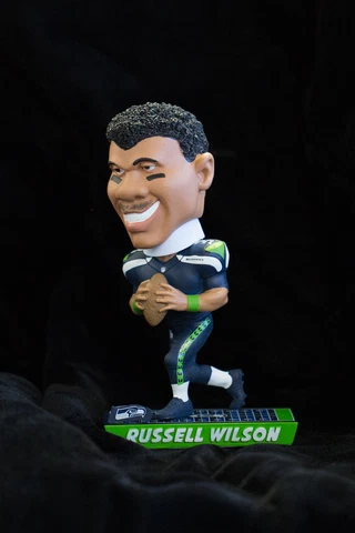 Russell Wilson Seattle Seahawks NFL Carciature FC Bobblehead NIB SUPER SALE Cover