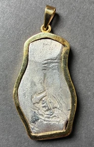 1630-1655 Mexican 8 Reales Silver Cobo 14 KT Gold Bezel  31.9 Gr - Picture 1 of 2