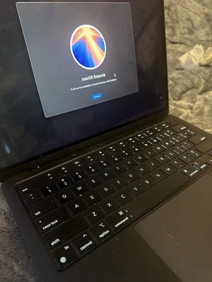 Apple MacBook Air 13 in 2022 Midnight/Apple M2 3.49 GHz, 256 GB 8 GB 8-Core - Image 1 of 4